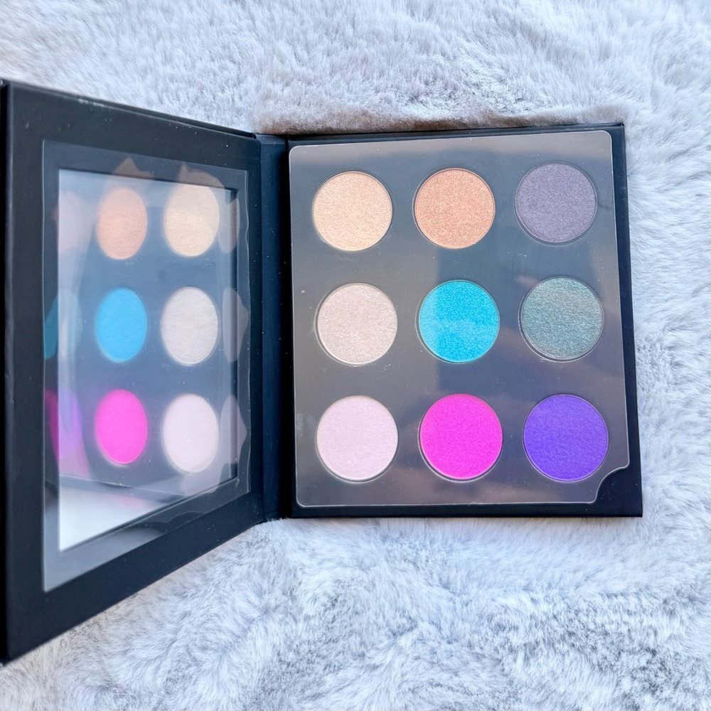 Make Up Forever Palette 9 Artist Shadow (Discontinued/Rare)